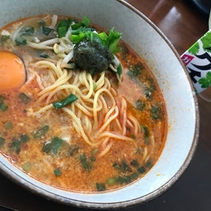 パクチーたっぷり☆トムヤムラーメン